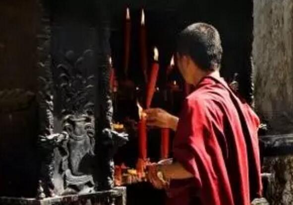 我們應(yīng)該以怎樣的心態(tài)來(lái)面對(duì)傷害？